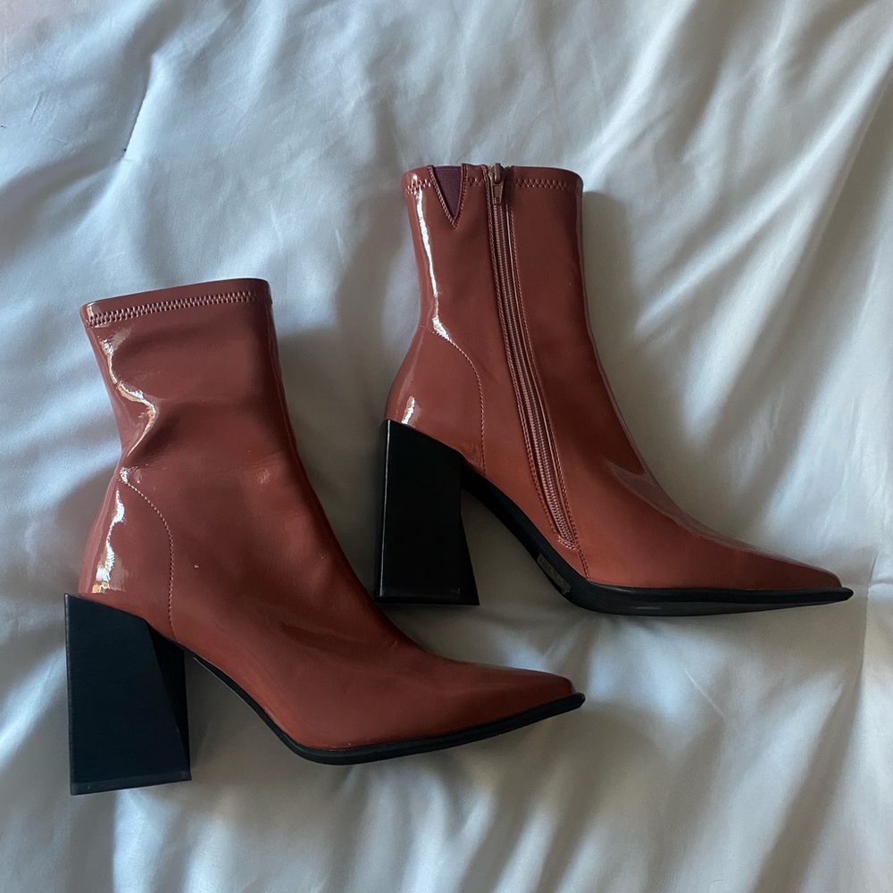 NWT Jeffery Campbell lasiren booties